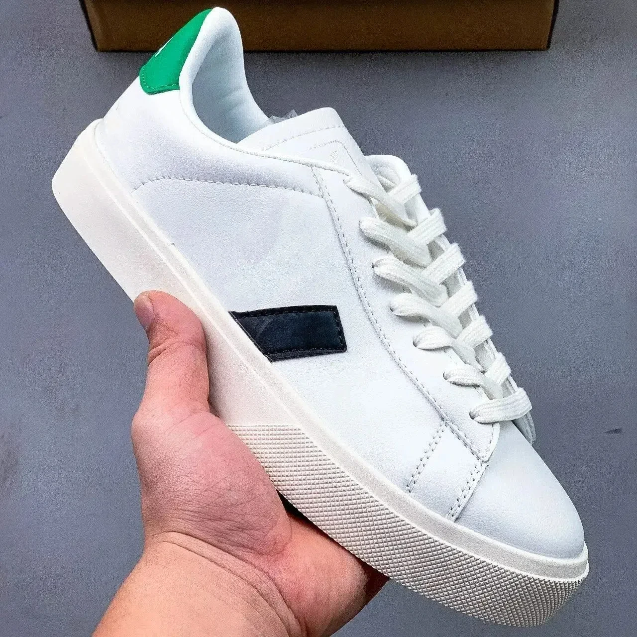 

Newest Brand Women Men Sneakers V10 Fashion Retro Stability Breathable Top quality Casual Shoes Campo For Couple Running Shoes