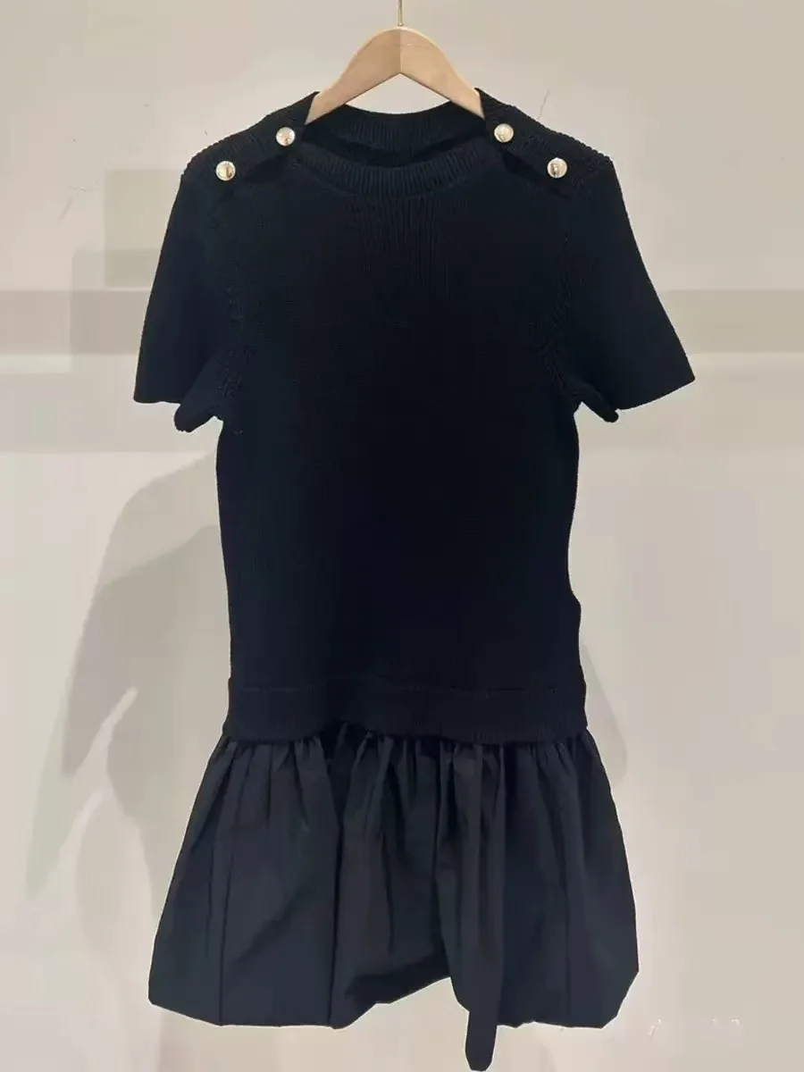 

Elegant Early Spring 2026 round Neck Button Short Sleeve Dress Fake Two-Piece Puffy Skirt Little Black Dress Commute Style