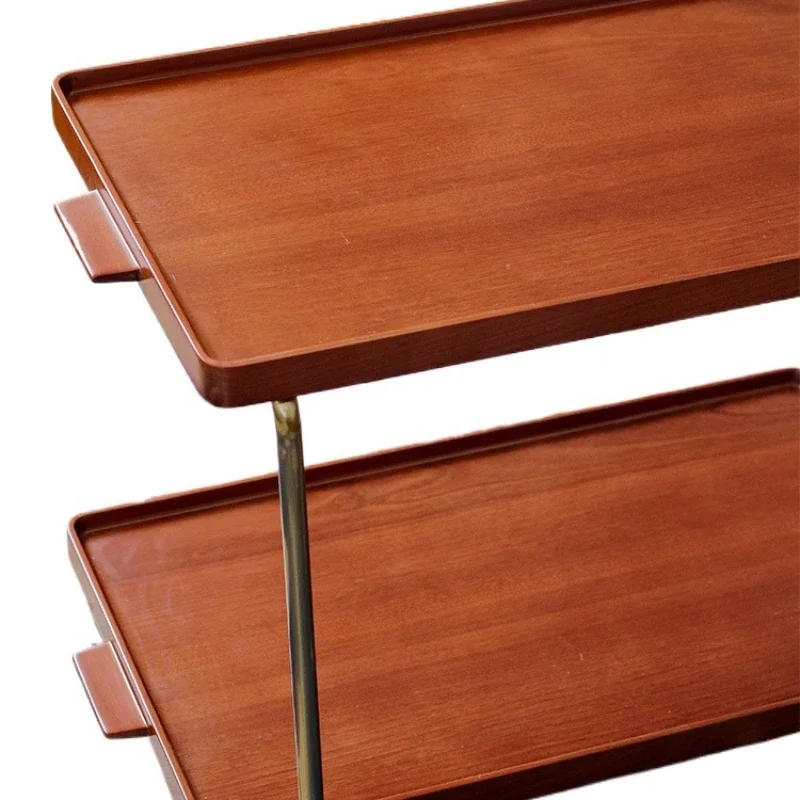 

The medieval trolley is light and compact, and the nobles use the dining car to store it