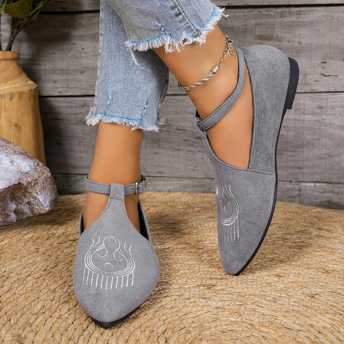 

*Summer Comfortable Wear-resistant Sexy Casual Single Shoes Fashionable New Style Pointed and Elegant Flat Bottom Women's Shoes