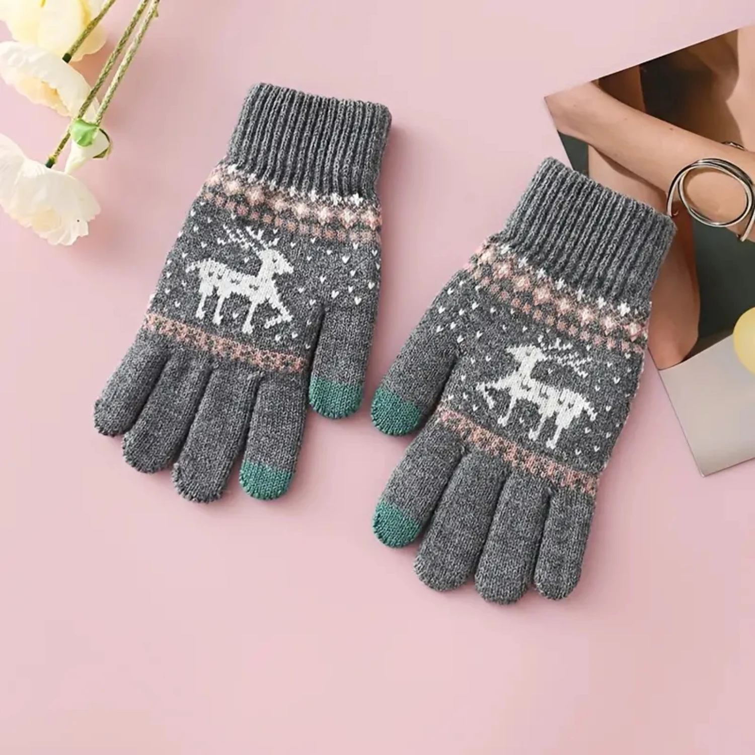 Stylish and Cozy Men's Thickened Fleece Touch Screen Gloves with Deer Pattern, Warm and Fashionable Knitted Line ColdProof Glove