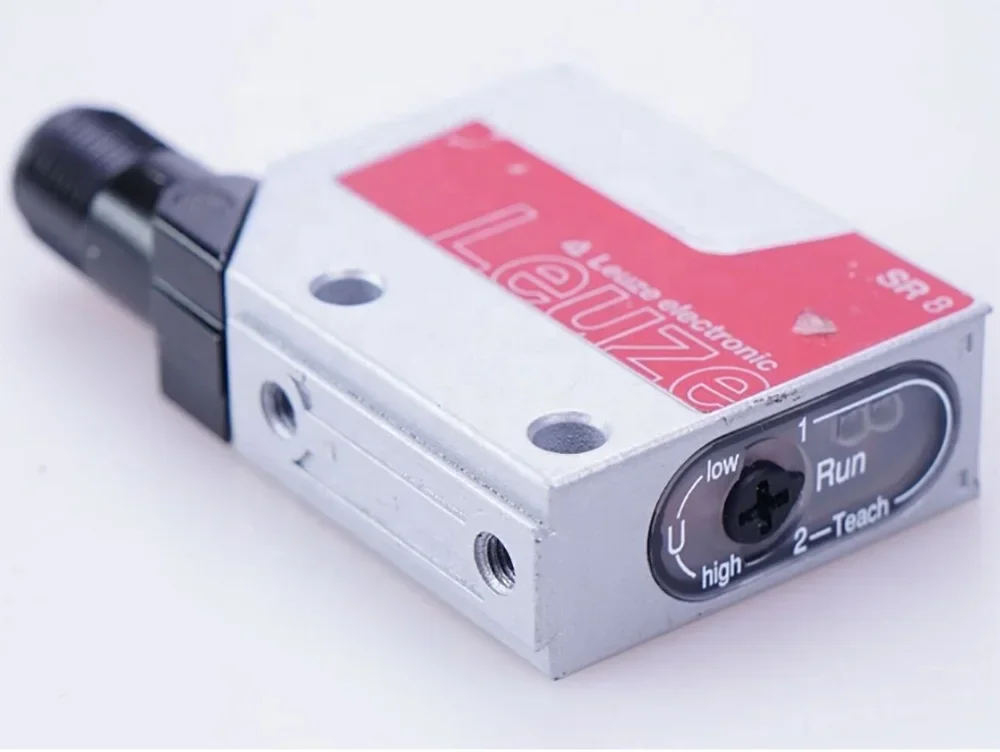 مستشعر المسافة البصرية الجديد والأصلي Leuzes ODSL 8/V66-45-S12 50108363   بسعر جيد