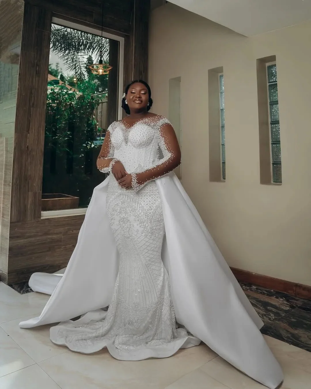 Customized Plus Size African Wedding Dress Bridal Gowns For Bride Mermaid Sheer Neck Detachable Train Lace Pearls Tiered Pleat