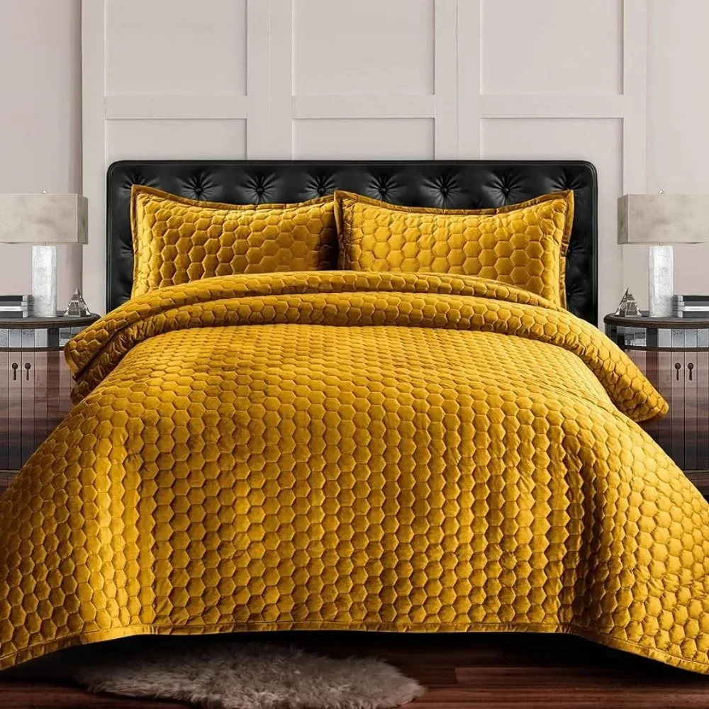 

King Quilt, Three-Piece Honeycomb Stitch Bedding Set Includes One Oversized Quilt Two Sham Pillowcases, Soft Velvet, Lugano/Gold