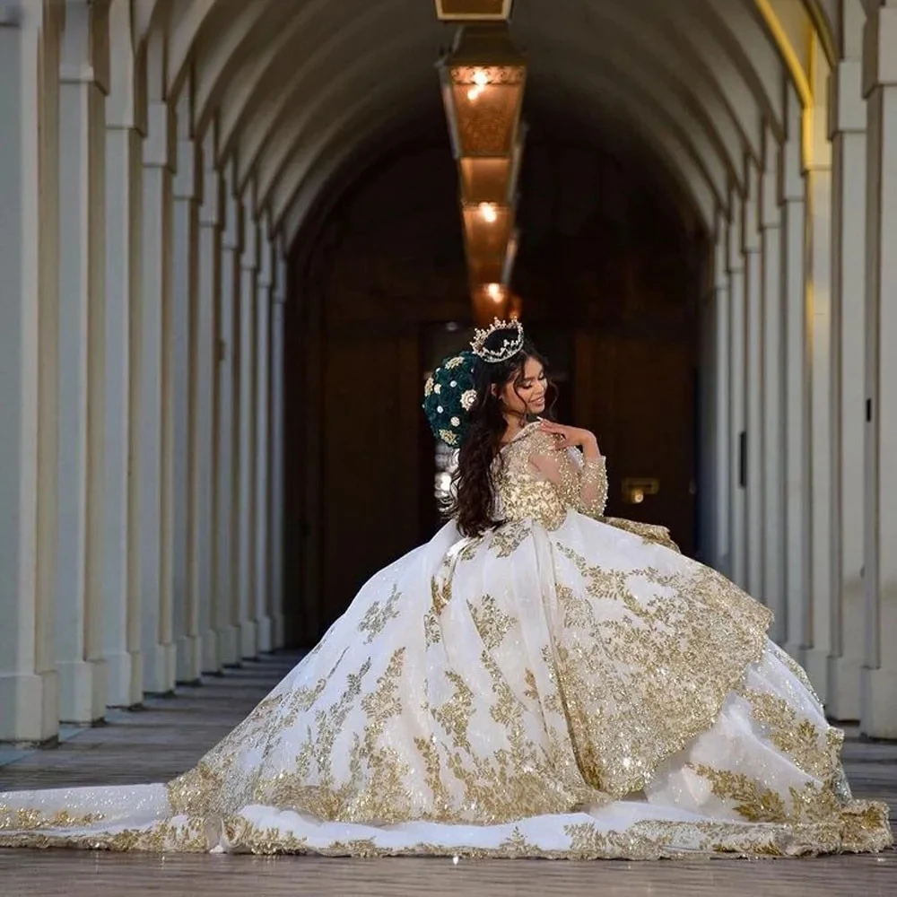 Ouro Charme Quinceanera Vestidos, Mangas compridas, Apliques de Pérolas, Mexican Sweet 16 Vestidos, 15 Anos