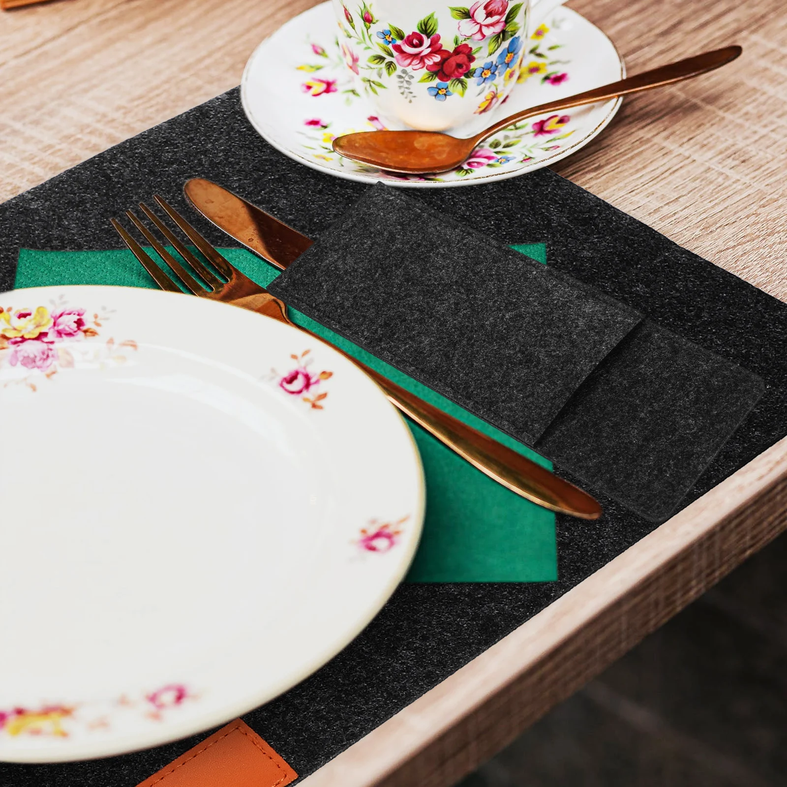 

6 set Heat Resistant Dining Placemats Felt Table Mat Set Black Coasters Cutlery Bag Knife Fork Insulation Pad Stylish Place Mats