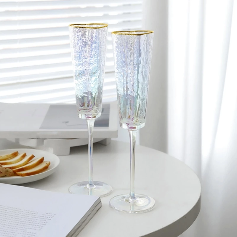 2Pcs Champagne Flute Unique Heart Pattern High Leg Glass Cup with Gold Border for Beverage Drinkware Enthusiasts Dropshipping