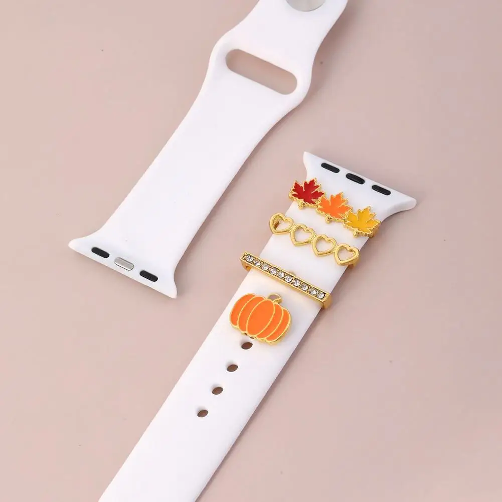 Do paska do zegarka Apple Watch Zestaw ozdobny w kształcie liścia klonu - silikonowy pasek z metalowymi zawieszkami, kompatybilny z akcesoriami do Apple Watch