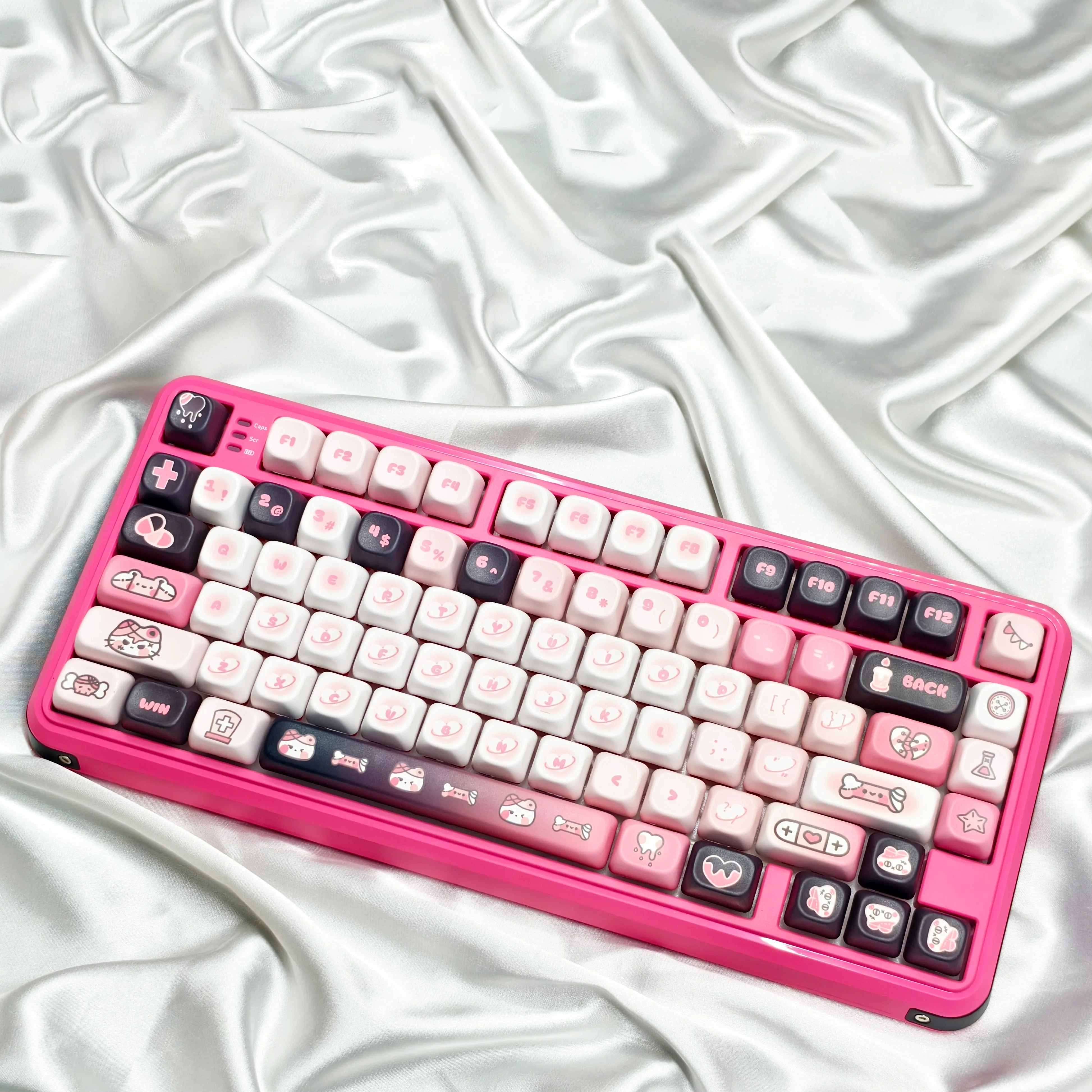 الظلام ليلة القط دمية keycap PBT الساخن التسامي فتاة لطيف الأسود والوردي HI75 HI8 K99 F99 104 F87