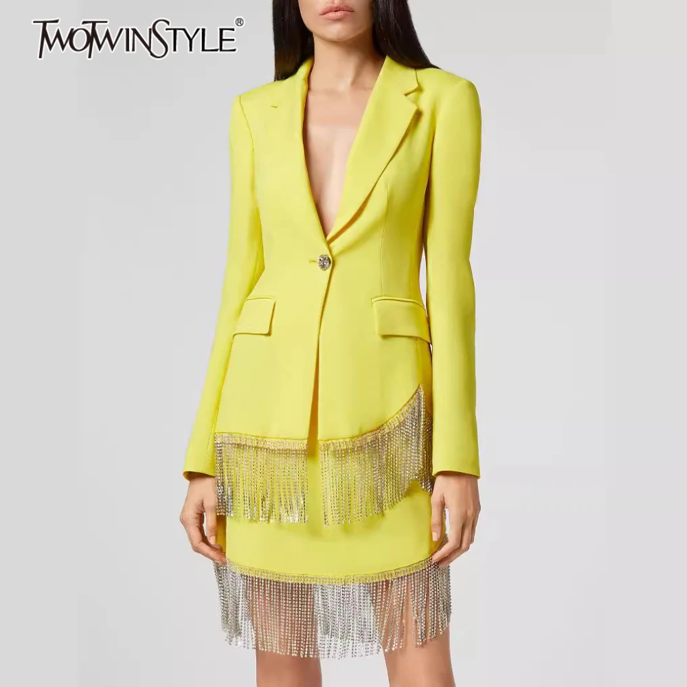 

TWOTWINSTYLE однотонный комплект из двух предметов с кисточками для женщин, лоскутный пиджак на пуговицах с лацканами и длинными рукавами, женская юбка с высокой талией