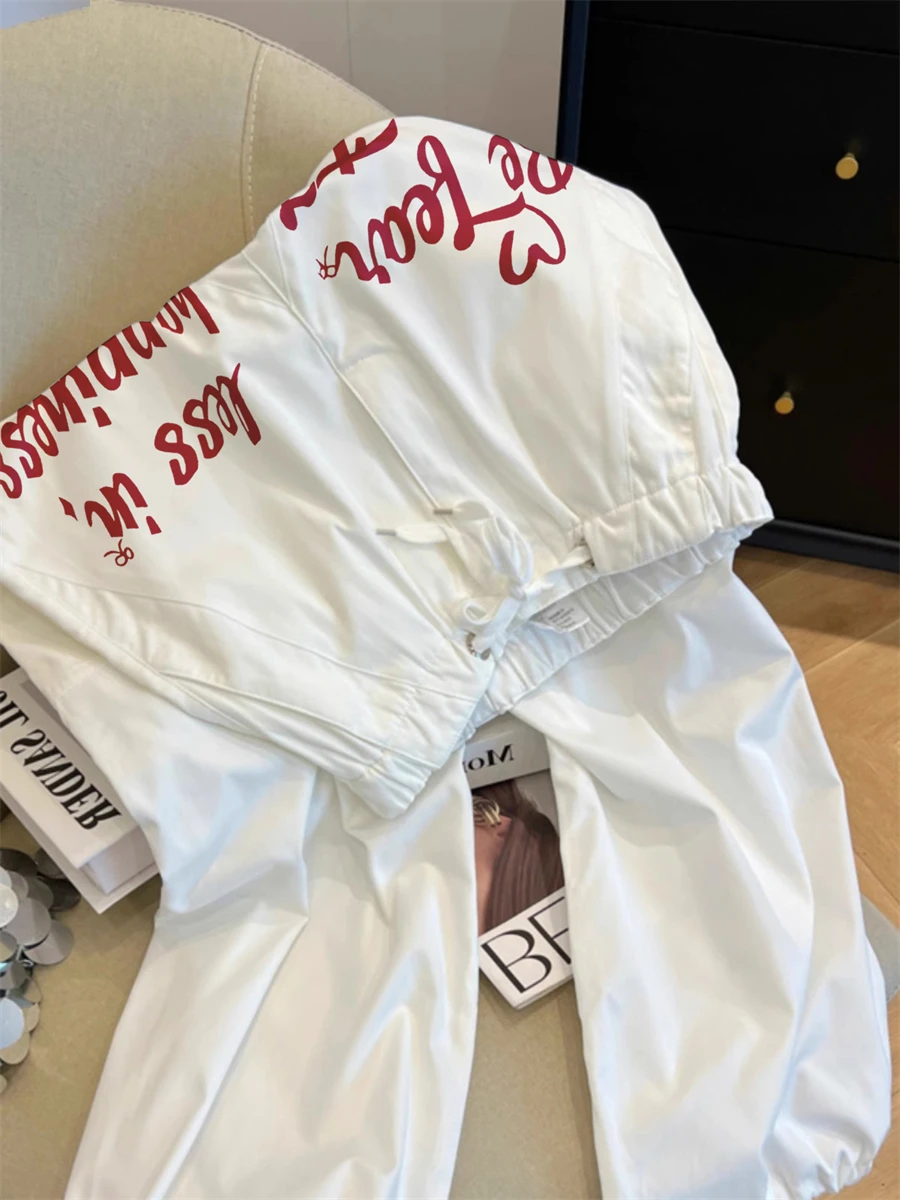 กางเกงทำงานพิมพ์ลายตัวอักษรสีขาวทันสมัยทรงหลวมเอวสูงแบบมีเชือกผูกสำหรับผู้ชายและผู้หญิงใส่ได้ทุกโอกาสในฤดูร้อน