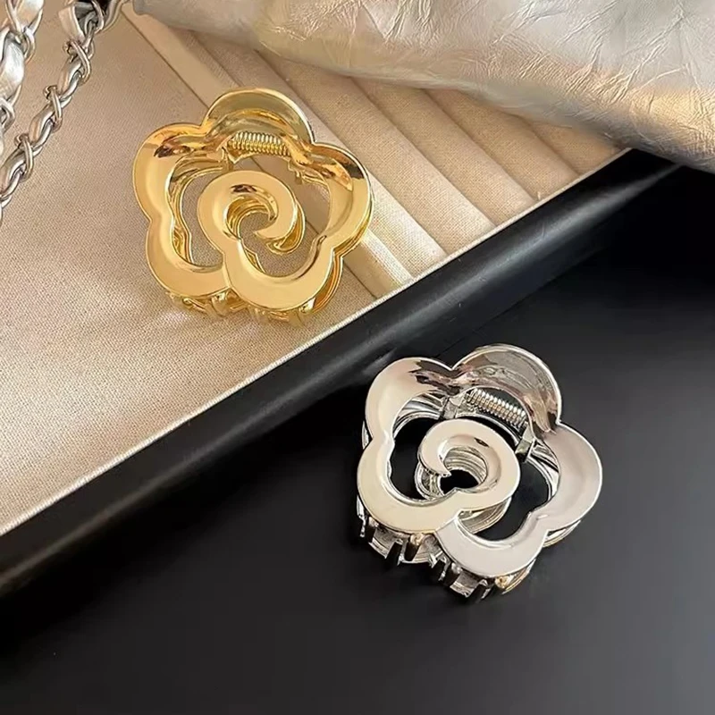 

Woman Elegant Metal Hollowing out Rose Flower Design Washing Face Hair Claws Novelty Hairpins Punk Style Barrettes Girl Hairgrip