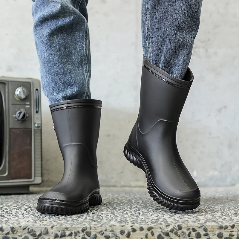 

2026 Men's Rain Boots Outdoor Anti-Slip Fishing Boots Autumn Winter Fleece Lined Work Safety Water Shoes PVC Upper Rubber Sole