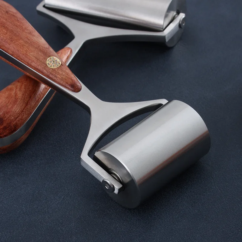 Carpenter Tools Stainless Steel Flat Pressure Roller Leather Blank Holder Push Roller Hand Push Roller DIY Sewing Leather Tools