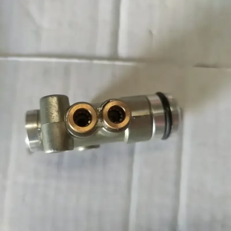 for 81.52170.6156 Clutch Operating Valve for Shacman X3000 Clutch Air Valve Truck Accessories High Quality