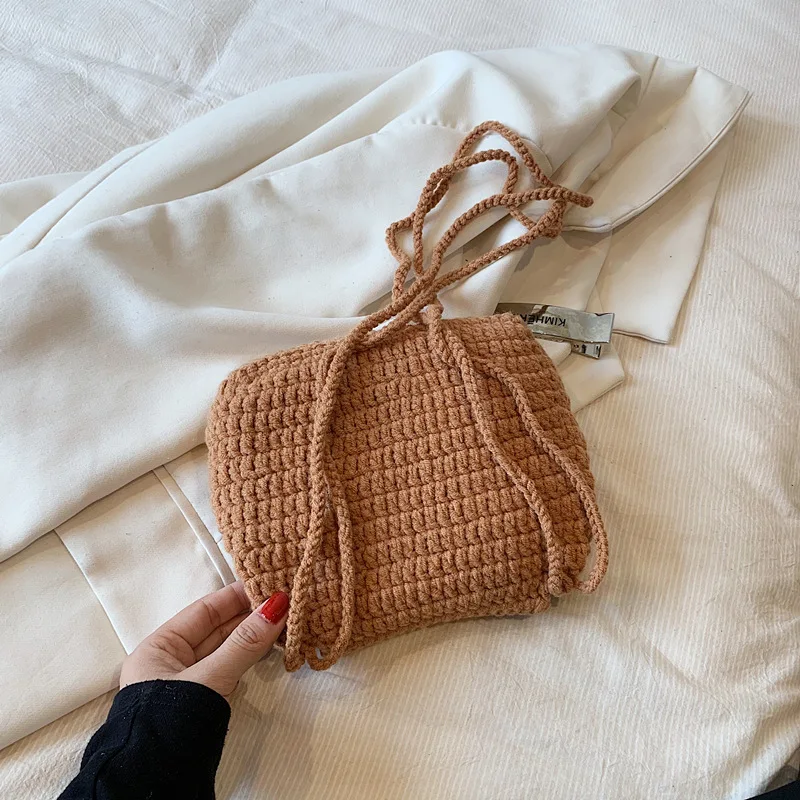 Wool Hand-Woven Bag Finished Tulip Mobile Phone Bag Flower Bag 2023 New Shoulder Knitted Mobile Phone Bag