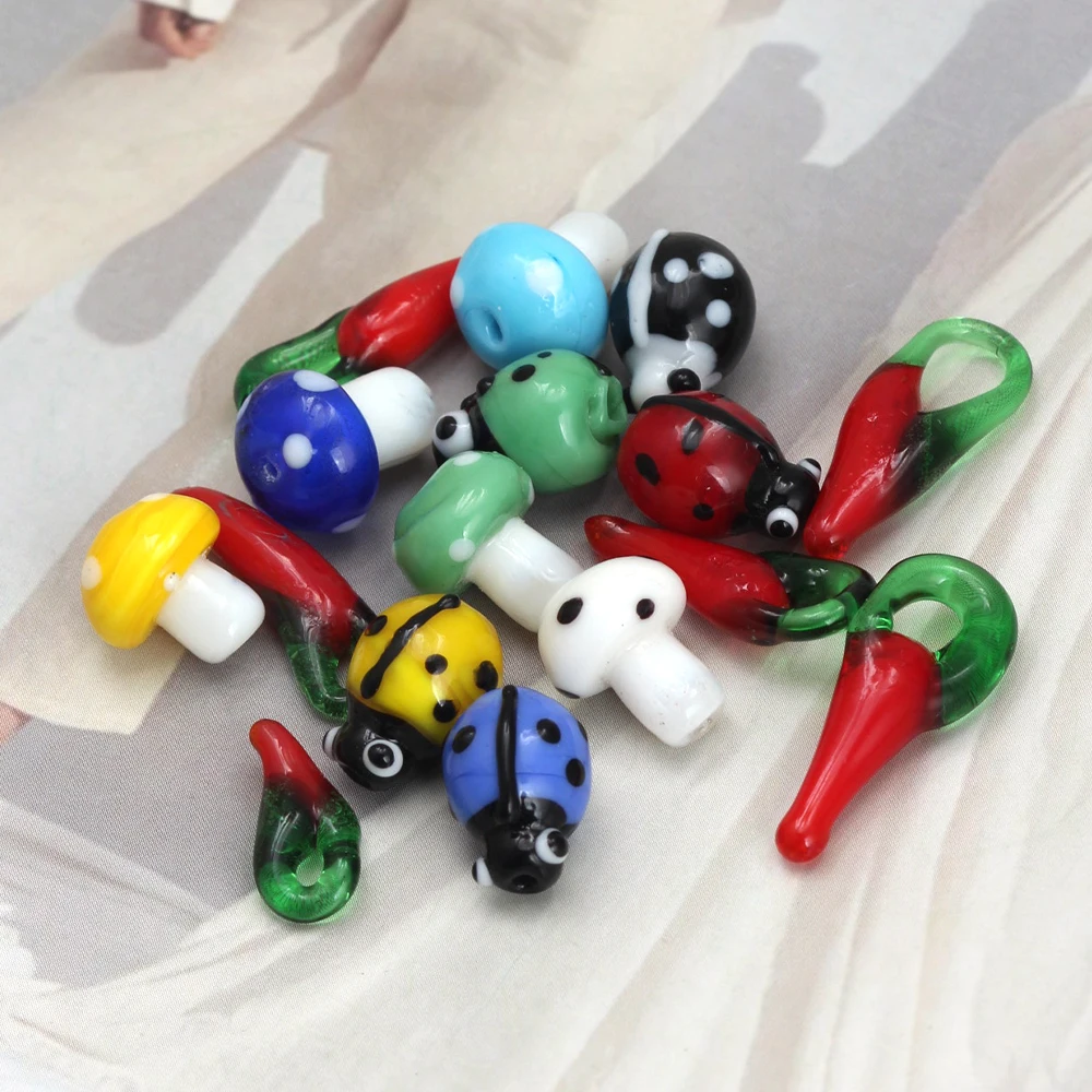 Mixed Colors Glass Mushroom Seven Stars Ladybug Small Pepper Beads Pendant For Diy Jewelry Making Necklace Bracelet Accessories