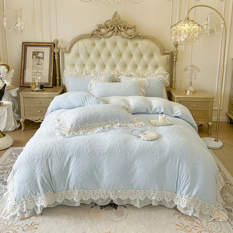 4Pcs Vintage French Romantic Lace Ruffles Carved Velvet Warm Winter Princess Bedding Set Duvet Cover Set Bed Sheet Pillowcases