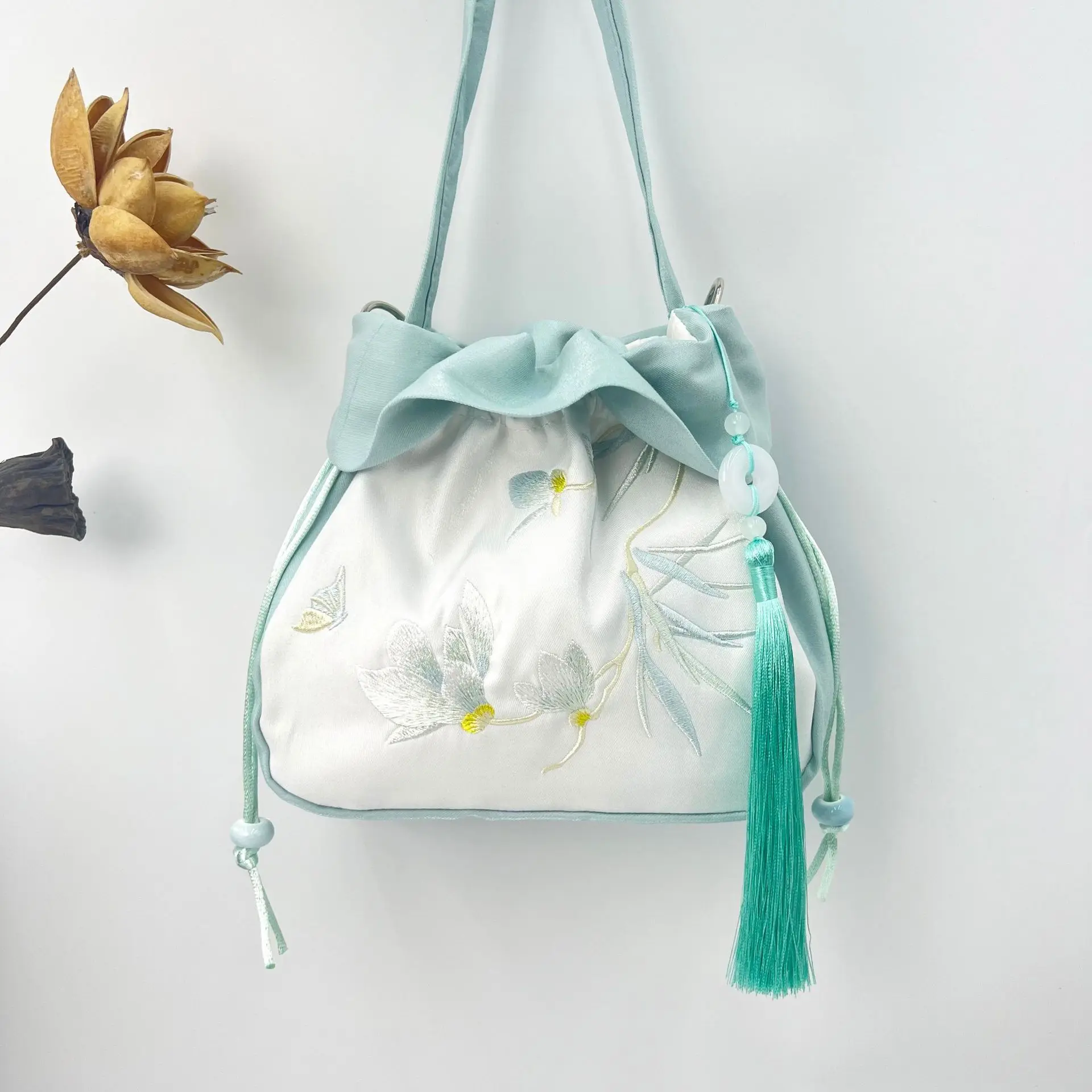Embroidery handmade handbag messenger bag large capacity women's bag Hanfu bag cheongsam bag bright silk satin women's bag