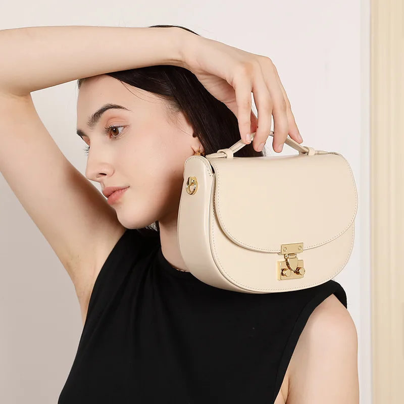 

Leather High-end Hand-held Saddle Bag Women 2025 Crescent Fashionable Hand-held Crossbody Versatile Women's Designer Luxury Bag