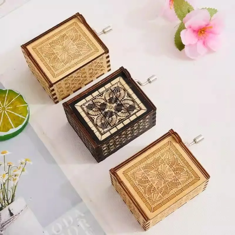 ナルトオルゴール漫画をテーマにしたナルトオルゴールクラシック手回しオルゴール装飾品木製オルゴールナルトフィギュア