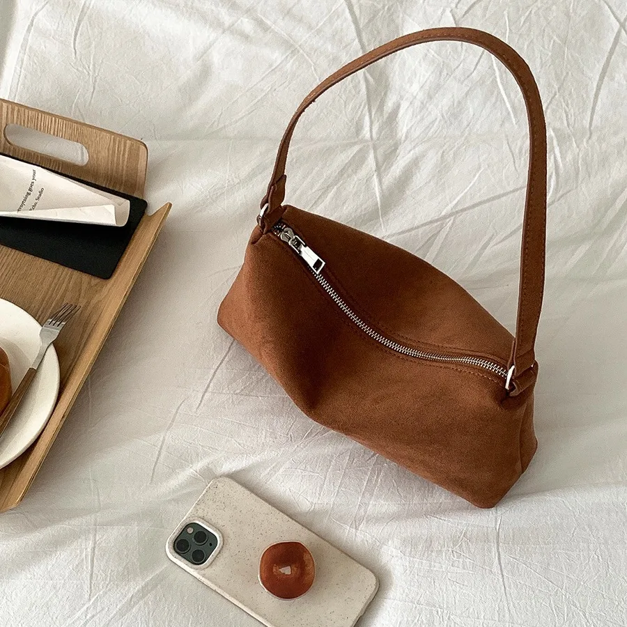 

Niche Design Armpit Bag Female Senior Sense Retro Small Square Suede Bag Autumn and Winter New Ladies Shoulder Bag