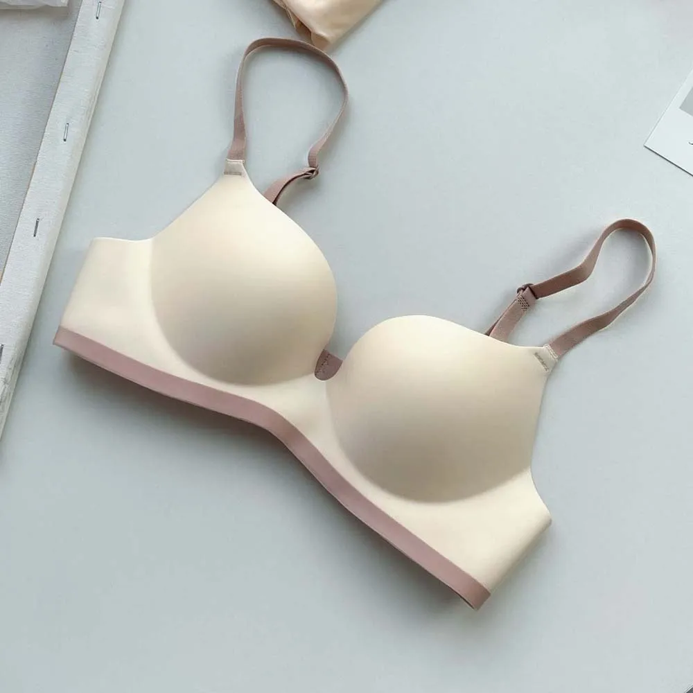 ไร้สายลึก V Bra สวยกลับกระชับสาว Bra สีดํา/Nude/สีฟ้า/สีชมพูกันกระแทก Brassiere สําหรับผู้หญิง