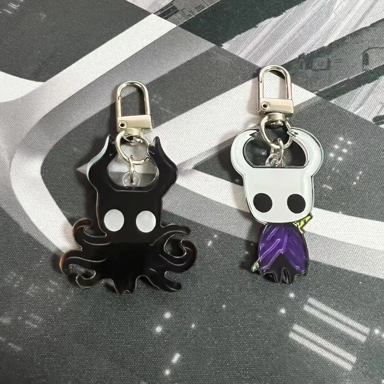 2d-hollow-knight-акриловый-брелок-игровая-периферия-брелок-в-виде-осьминога