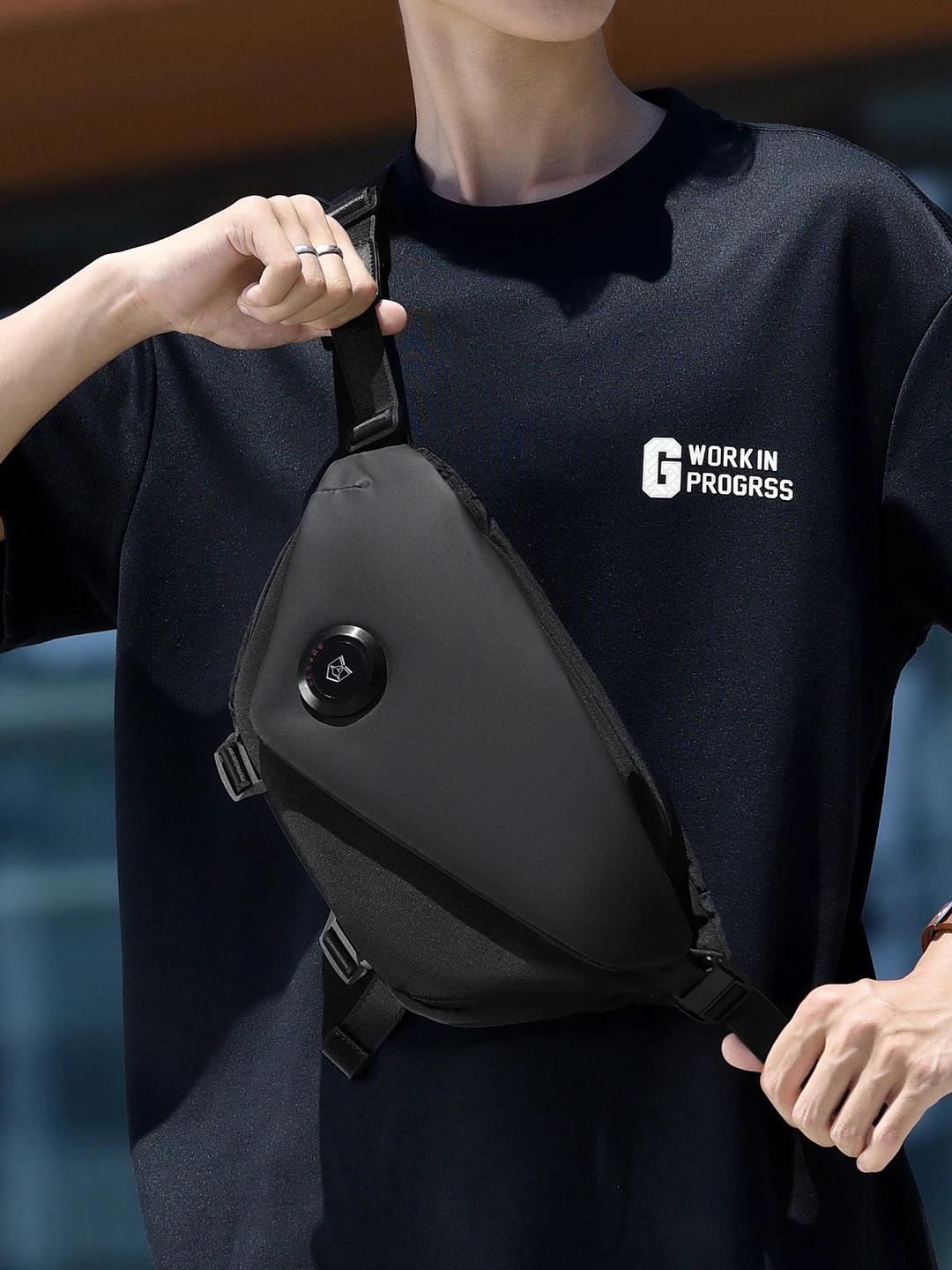 メンズファッショナブルスポーティチェストバッグ新型機能性スタイルクロスボディバッグサイクリングアウトドアレジャーシングルショルダーバッグ