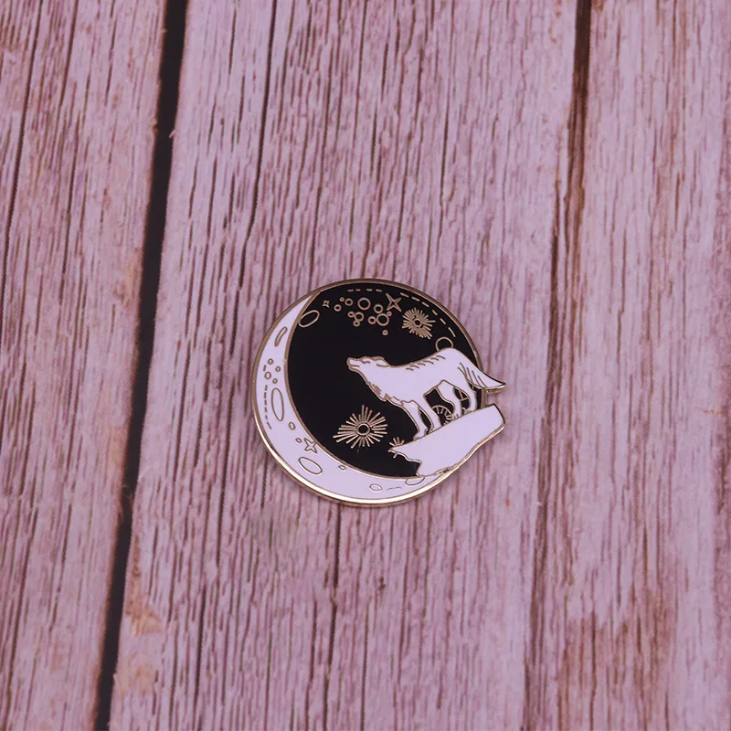 Pin Club | Wolf Series Punk Skeleton Custom Badges  Animals Fox Deco Gifts High-quality Brooch Hat Clothes Accessories Wholesale