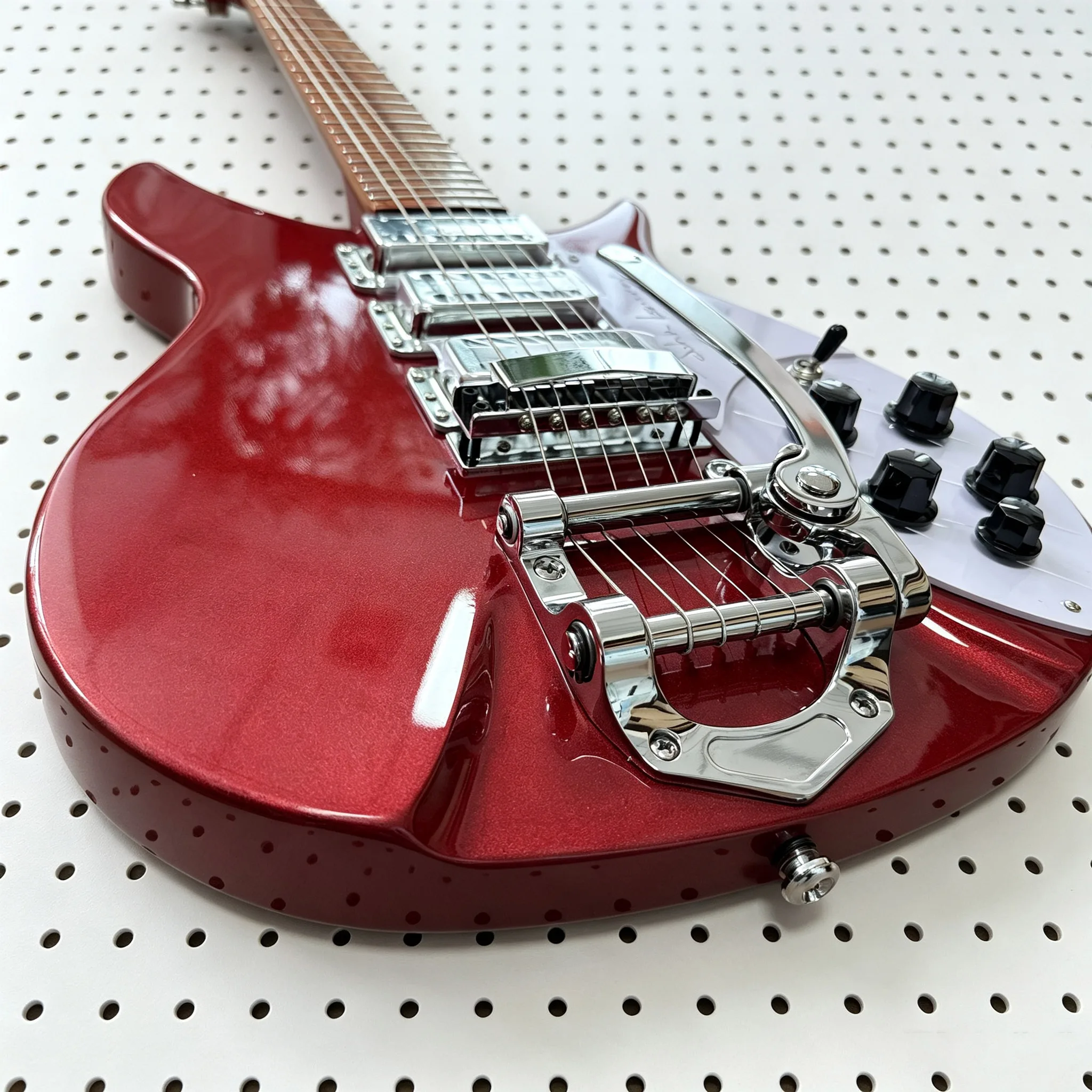 Costom Hot Sale Metallic Red 325 Model Electric Guitars 527 mm Scale Length Mahogany Body Christmas Gifts Free Shipping