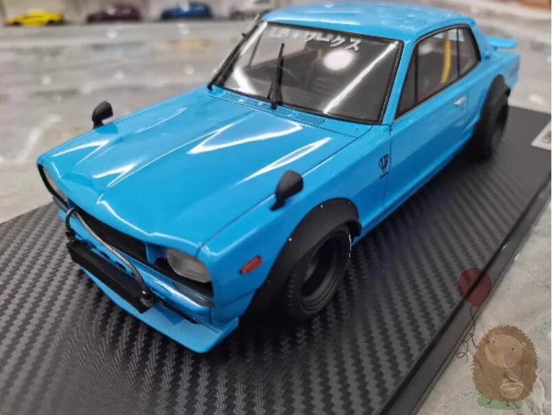 

Модель автомобиля Nissan GTR KPGC10 (1:18) с широким кузовом, модифицированная, из смолы, для хобби и подарков
