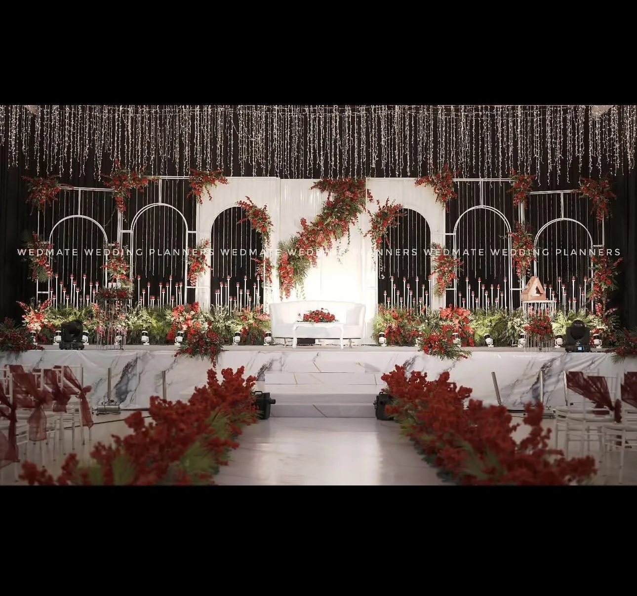 FSDKX Wedding Event Stage Decoration Adjustable Arch Curved Metal Frame Heavy Duty Pipe and Drape Backdrop Frame Stand
