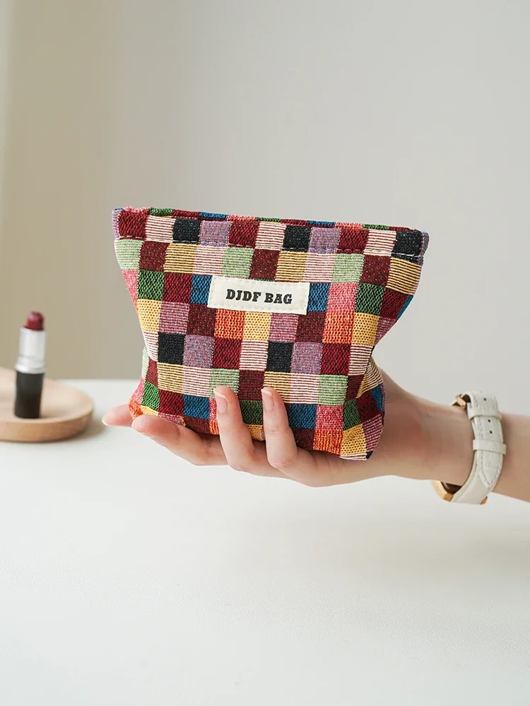 

Small travel cosmetic bag aunt towel storage bag lipstick liner bags portable toilet bags plaid