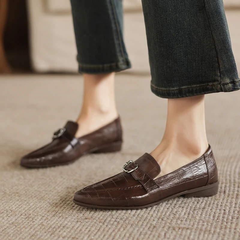 

Women's New Spring and Autumn Genuine Leather Sheepskin Metal Belt Buckle Low Heel Large Retro Le Fu Shoes Fashion Single Shoes
