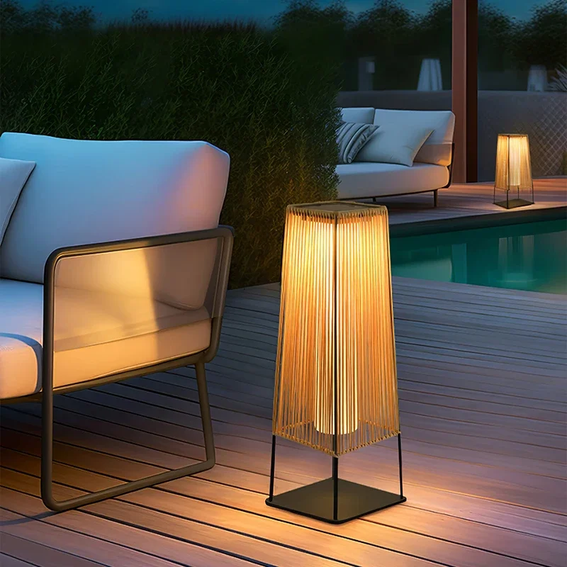 

Modern 5-20W 3000K Outdoor Solar Lighting Floor Lamp for Garden Landscape Metal Balcony Atmosphere LED Light
