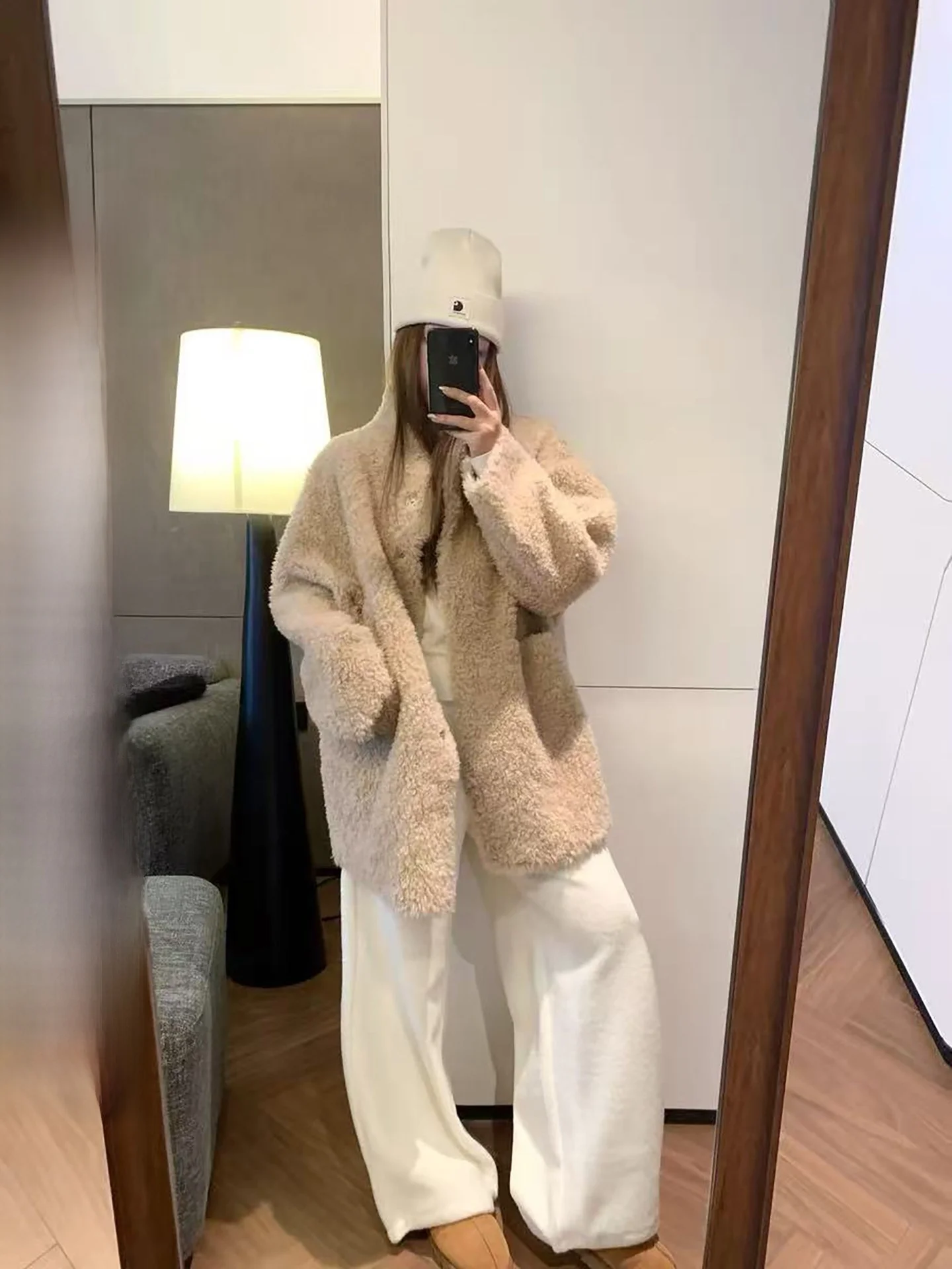 

Пальто из длинноворсовой шерсти страуса цвета карамельного молочного чая, средней длины, женская верхняя одежда, повседневное, для поездок на работу, без бренда, не зарегистрировано.