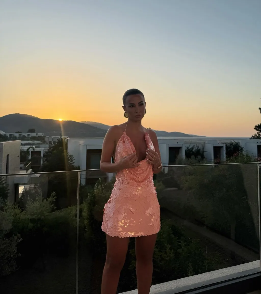 Новое мини-платье с пайетками и v-образным вырезом, вечернее платье с открытой спиной для женщин, летняя вечерняя клубная одежда, блестящее коктейльное платье, сексуальное персиково-розовое мини-платье