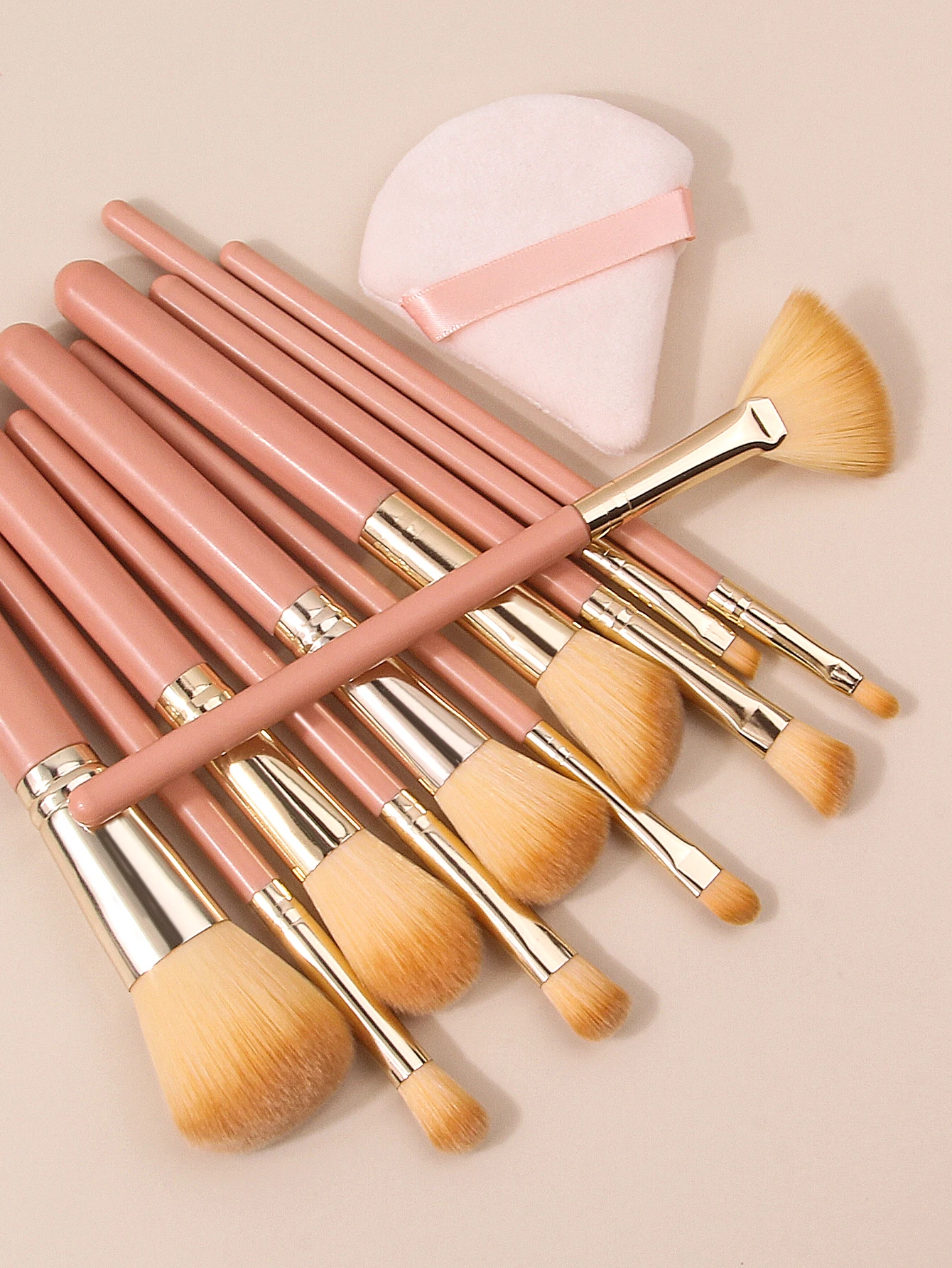 14 قطعة من فرشاة البودرة السائبة، مجموعة فرشاة أحمر الخدود وفرشاة مكياج الوجه، منتفخة مسحوق مثلثة غير لاصقة، حقيبة تخزين محمولة #4