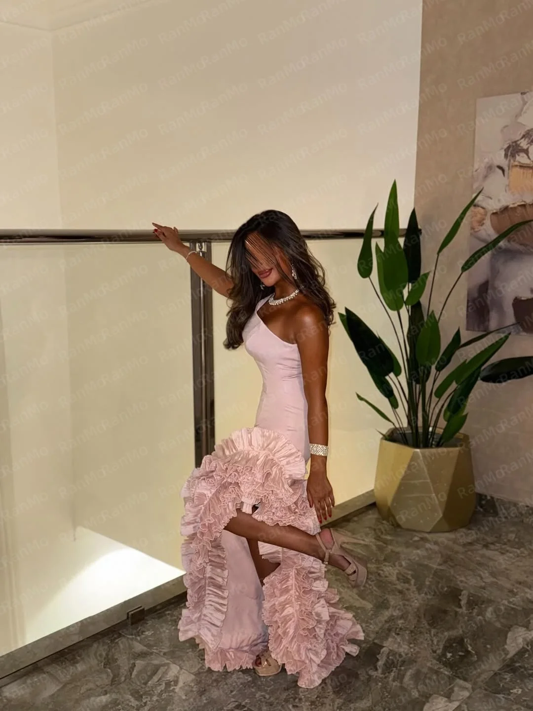 Suknie wieczorowe Ranmo szyte na miarę na specjalne okazje, sukienki wieczorowe damskie z kwiatami 3D, suknia balowa z rozcięciem i trenem typu rybi ogon na studniówkę.