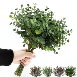 6PCs rami di eucalipto artificiale finta pianta verde Bouquet di eucalipto per composizioni floreali fai da te decorazioni per la casa della festa nuziale