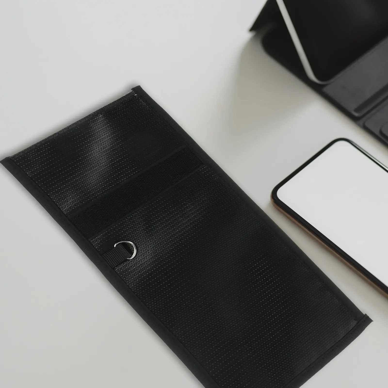 

2 шт. огнестойких сумок-чехлов для хранения планшетов, телефонов и ключей от машины