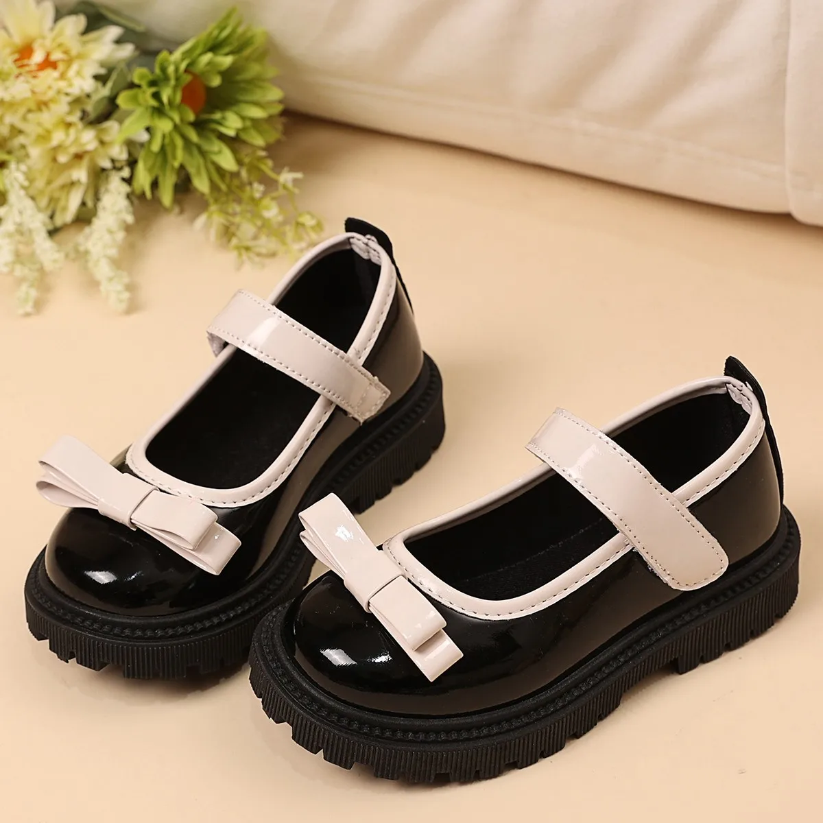 

Kids Princess Shoes Round Toes Elegant Girls Leather Shoes with Simple Bows 2025 Spring Autumn Children Flat Shoes Soft Bottom