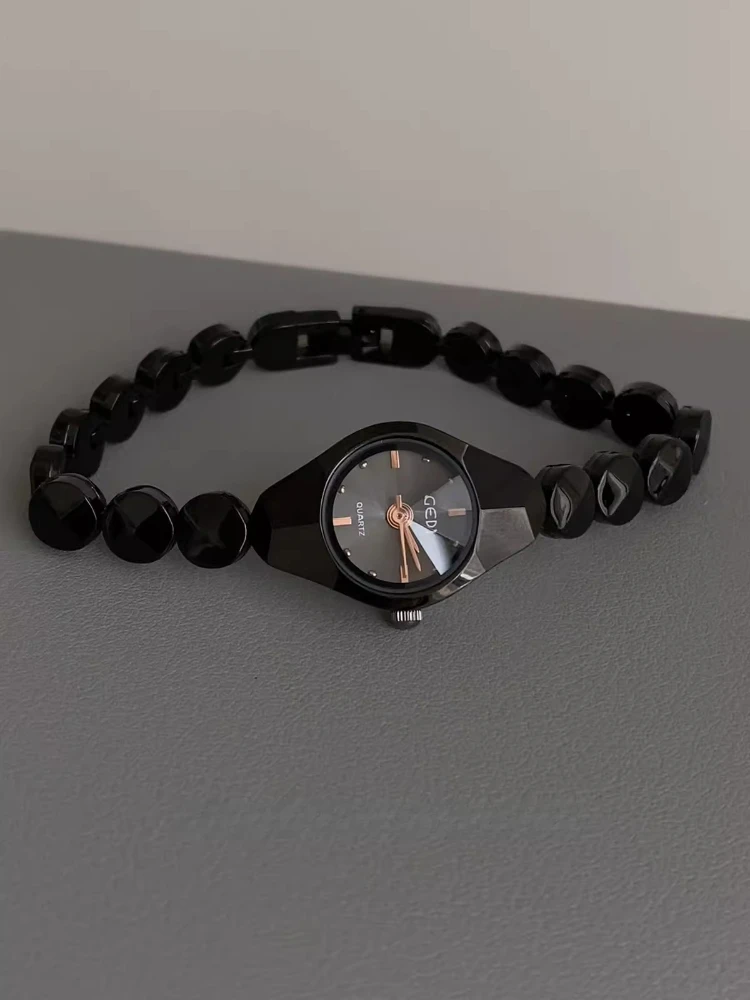Women's Quartz Watch Premium Obsidian Series Fashion Ladies Watch Waterproof Chain Suitable for Small Wrist