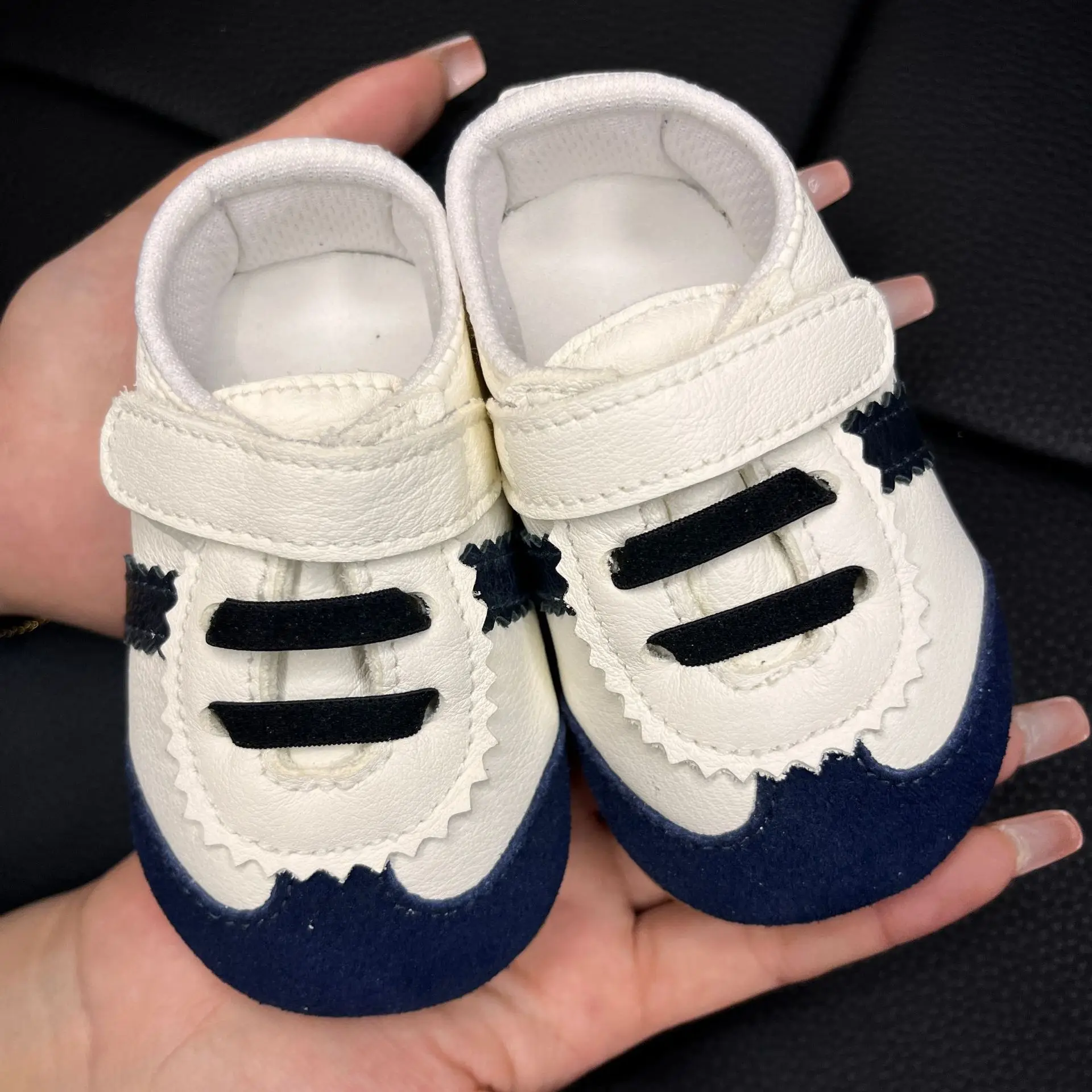 

Кожаная обувь для маленьких мальчиков и девочек, детские кроссовки, повседневная обувь для кроватки для малышей, обувь для босиком, спортивная обувь для первых шагов, аксессуары для младенцев