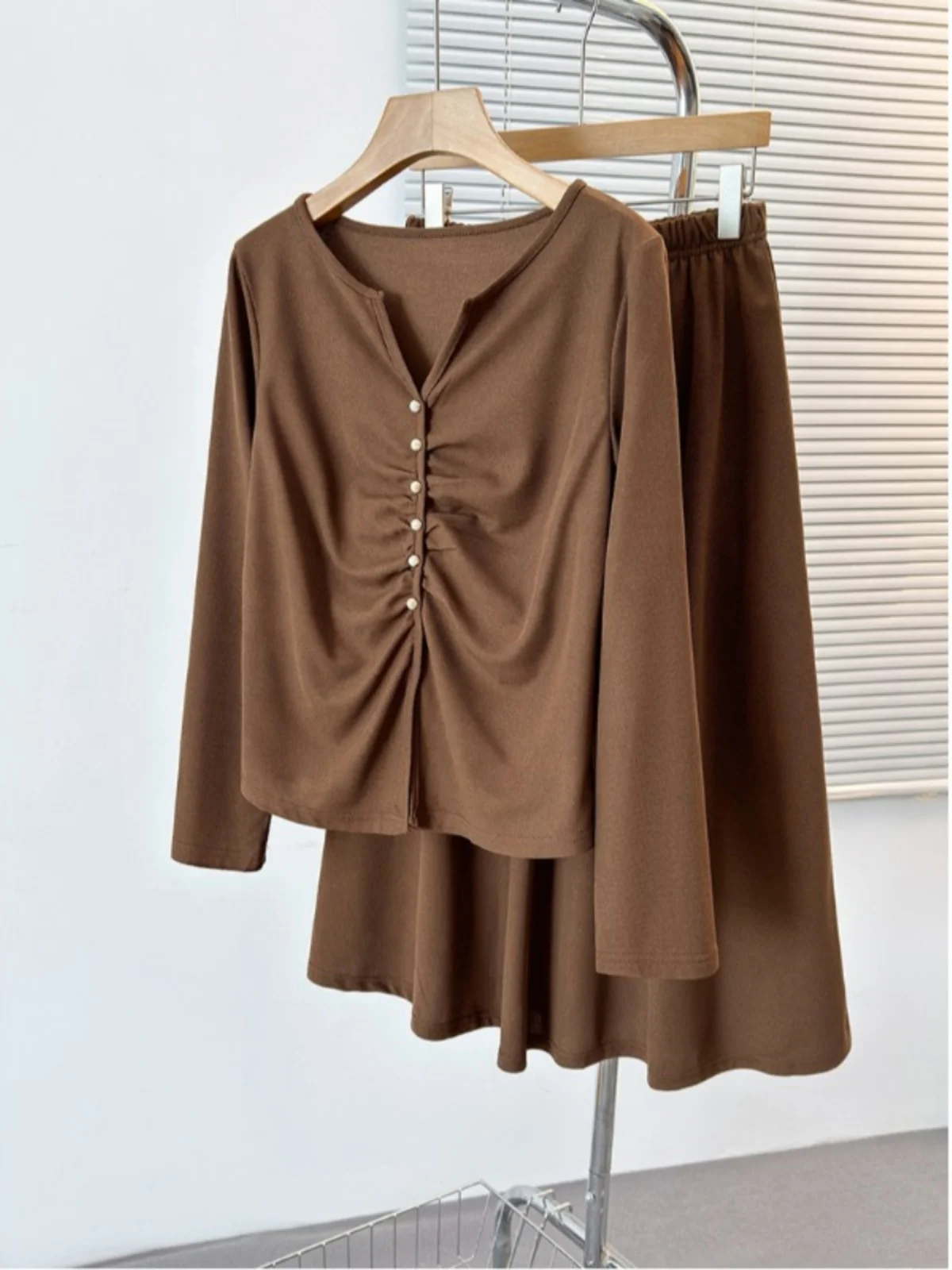 Set Faion da donna di grandi dimensioni efficace dimagrante V-Ne Top a pieghe gonna a due pezzi Autunno Inverno Design Sense