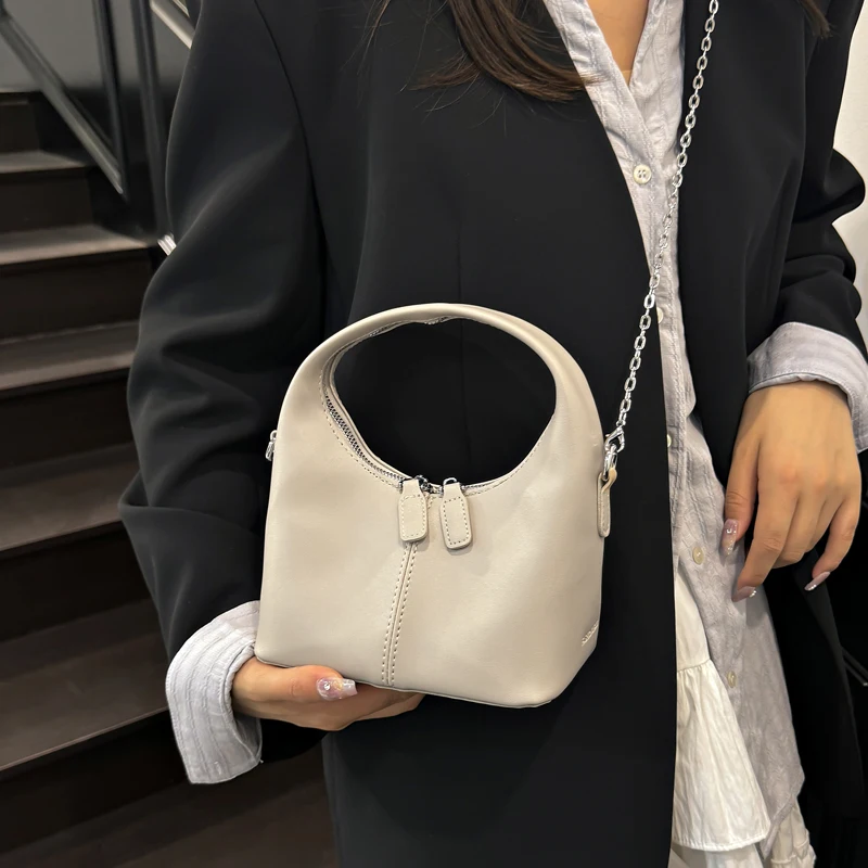 

High-End Ladies Tote Bag Made of Premium Leather Featuring High-End Paris Elegant Vintage Look