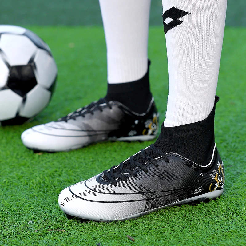 High-top Football Shoes Mens Soccer Cleats Outdoor Lightweight Training Boots Ground Athletic Football Boots for Men and Women