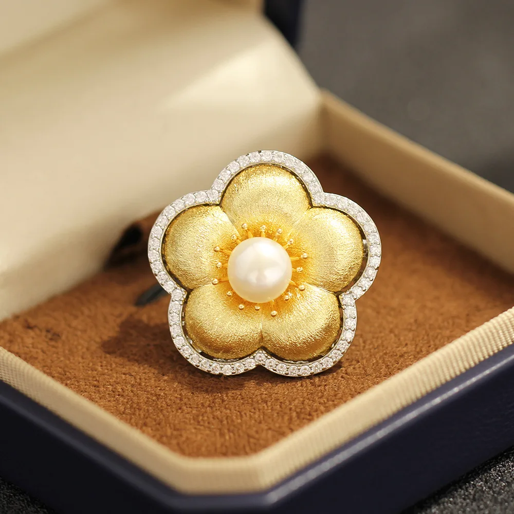 

Two-Tone Gold Flower Bud Brooch , Brushed Finish with Natural Pearl, Elegant Niche Corsage