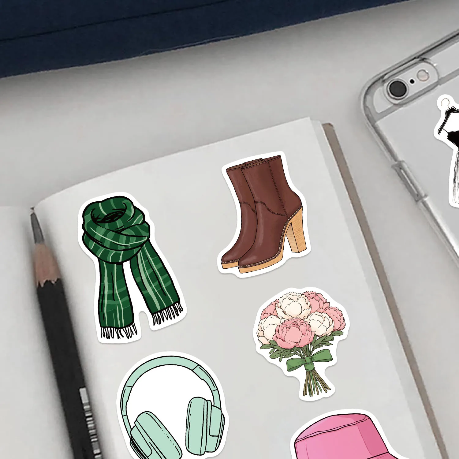 50pcs Leisure and lifestyle stickers, exquisite and cool graffiti stickers, cartoon stickers, fun and classic gift decorations